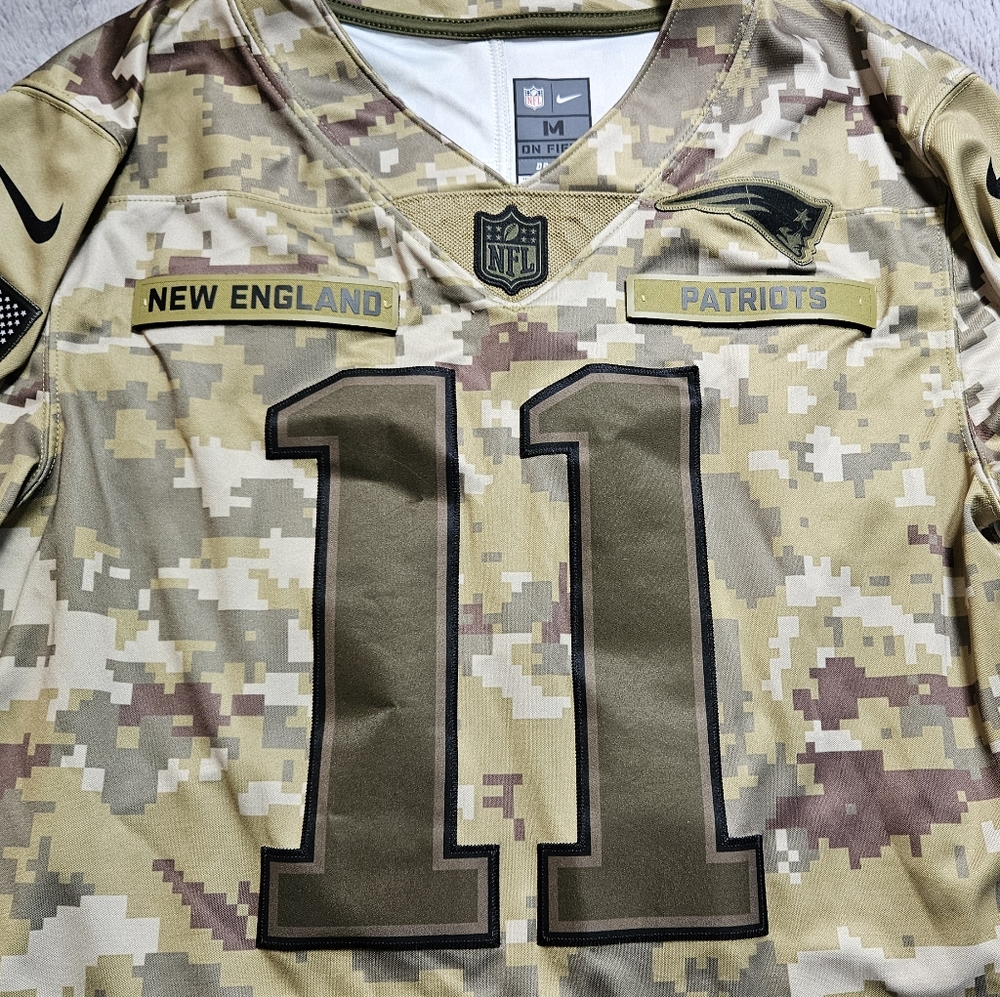 Men's New England Patriots Julian Edelman Camo 2018 Salute to Service Jersey - M